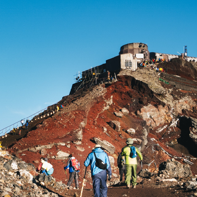 -地理も文化も熟知した専門ガイドによる富士山案内-